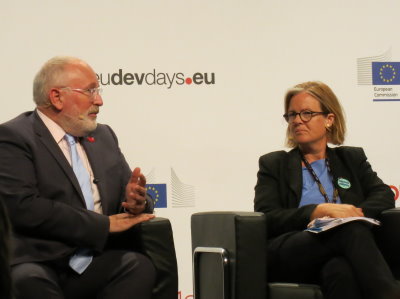 Frans Timmermans, primo vicepresidente della Commissione Europea dai Paesi Bassi, Carin Jämtin, responsabile della cooperazione svedese per lo sviluppo - SIDA