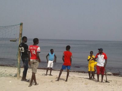 Nach der Säuberungsaktion war der Weg frei zu einem Strandfussball-Turnier